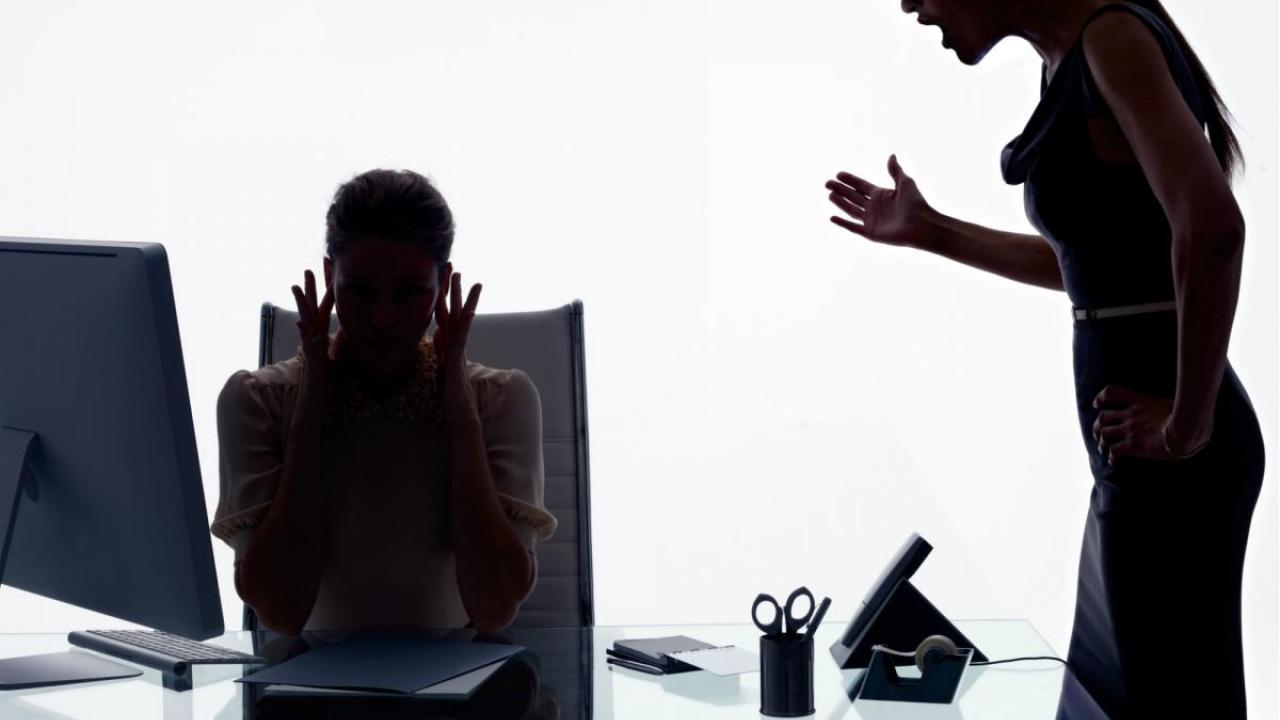 A Comissão de Trabalho, de Administração e Serviço Público aprovou projeto que caracteriza o assédio moral como ato de improbidade administrativa. O condenado por esse crime pode perder o emprego e pagar multa [&hellip;]