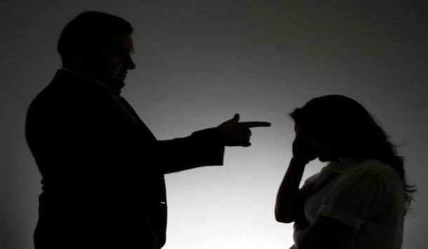 Podemos conceituar assédio sexual como toda tentativa, por parte do empregador ou de quem detenha poder hierárquico sobre o empregado, de obter dele favores sexuais, através de condutas reprováveis, indesejadas e [&hellip;]